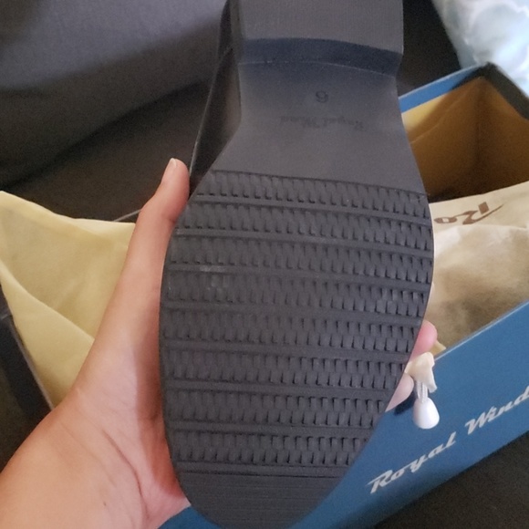 Royal Wind shoe - Picture 2 of 5